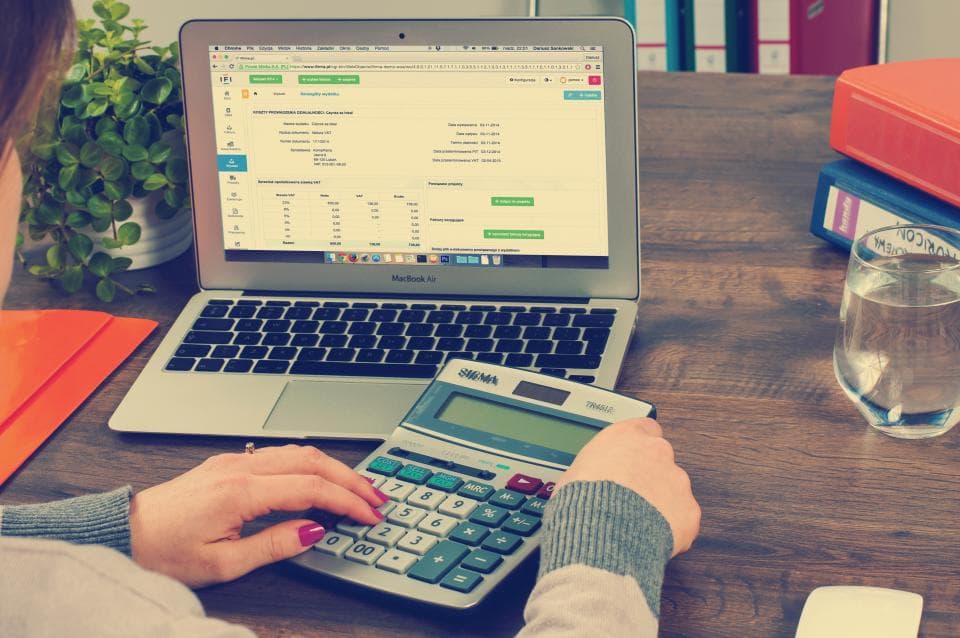 Frais de notaire en investissement locatif : calcul et décomposition sur bureau